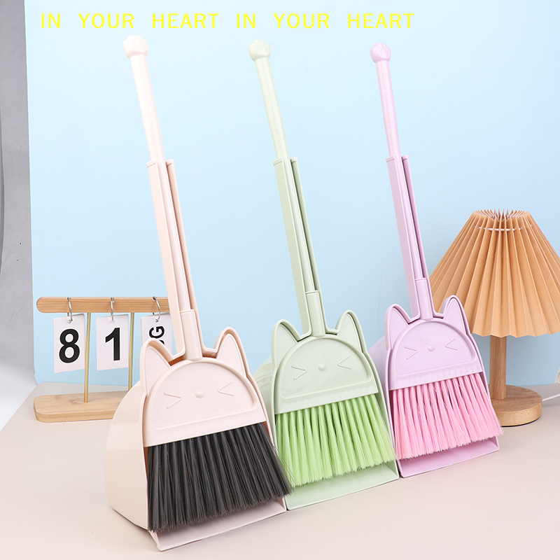 【X】1 Set Cartoon Flexible Bris - Kids Outdoor Broom recension och pris